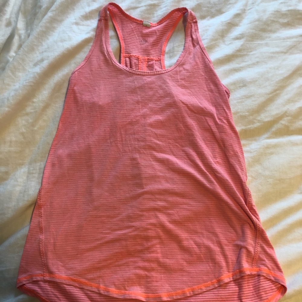 Lululemon peach tank top athletic size 6